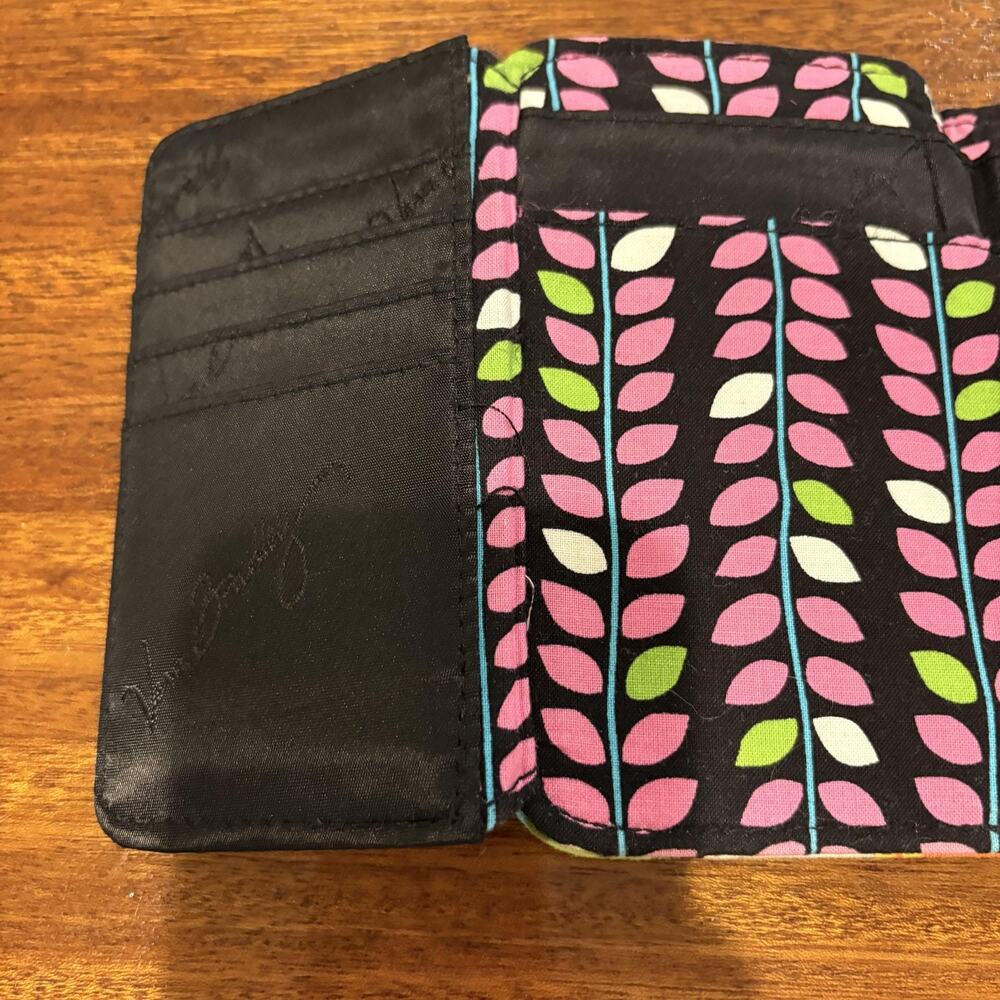 Vera Bradley Wallet Womens Trifold Clutch Quilted Floral ID Coin Purse Organizer - Picture 4 of 8